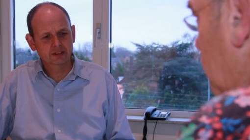 “Hoe kun jij dat weten, want je ziet me bijna nooit.”
